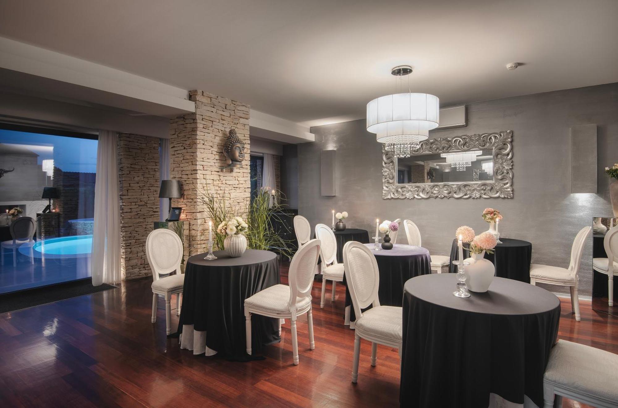 Boutique Hotel Chevalier By Bura Hotels - Adults Only Medulin Exterior foto